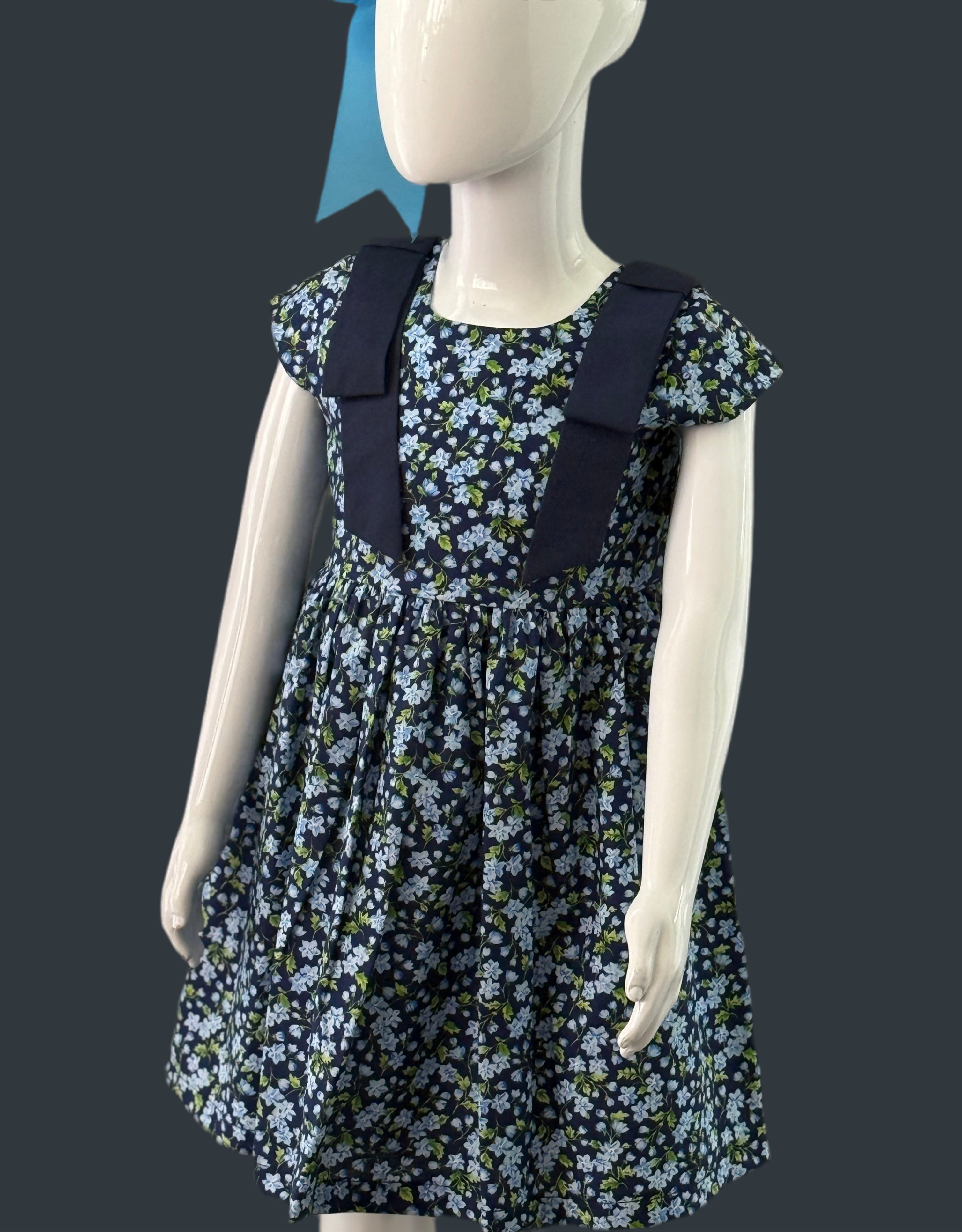 Vestido marino tipo español.